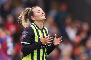 Lauren Hemp: Manchester City forward undergoes knee surgery - When will she return to play?